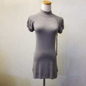 NWT grey lightweight sweater dress women's size Small (E27)